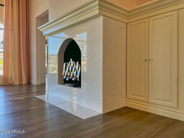 room details featuring hardwood / wood-style flooring