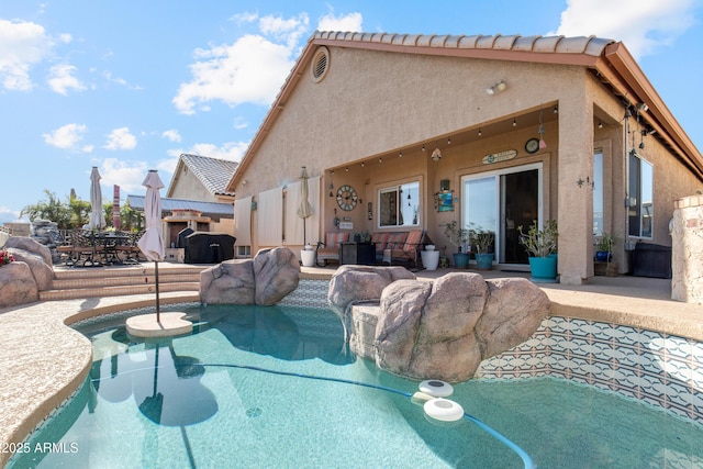 1437 E Glenhaven Dr, Phoenix, AZ 85048 - swimming pool with a patio area