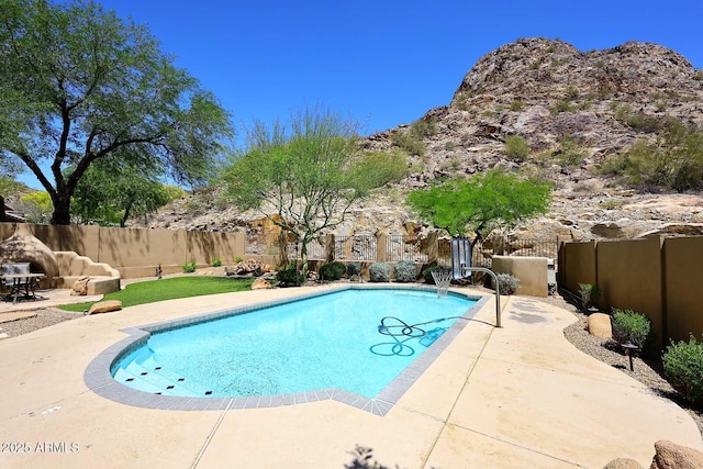 14833 S 14th Pl, Phoenix, AZ 85048 - view of pool with a fenced backyard, a fenced in pool, and a patio area