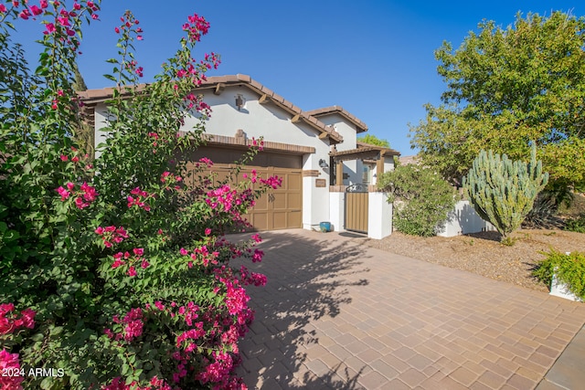 view of mediterranean / spanish-style home