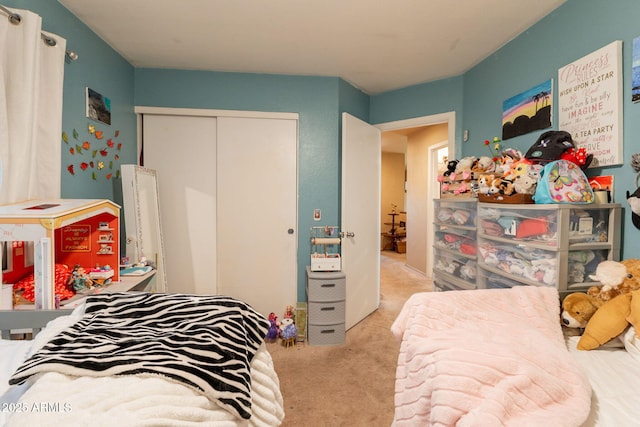 15211 N 89th Ave, Peoria, AZ 85381 - bedroom featuring carpet floors and a closet