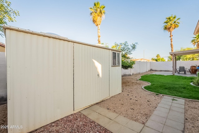 15211 N 89th Ave, Peoria, AZ 85381 - view of yard with a patio area