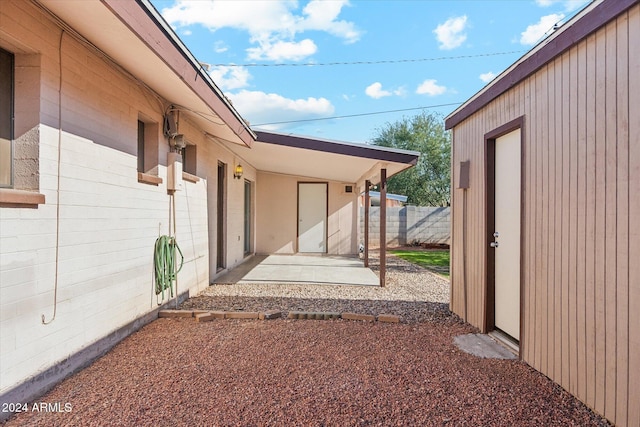 view of yard featuring a patio