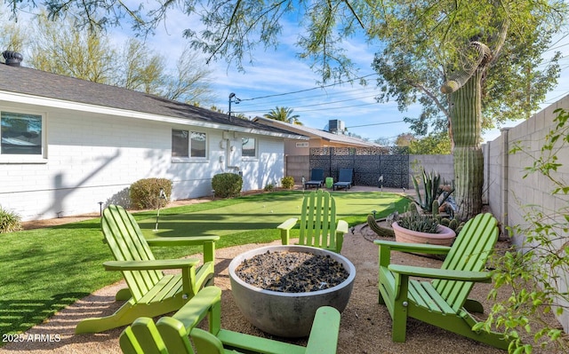 view of yard featuring a patio