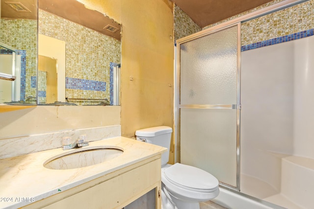 6120 N 30th Ave, Phoenix, AZ 85017 - full bath featuring a shower stall, toilet, and vanity