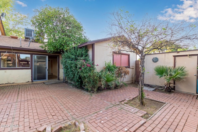 6120 N 30th Ave, Phoenix, AZ 85017 - view of patio featuring central air condition unit