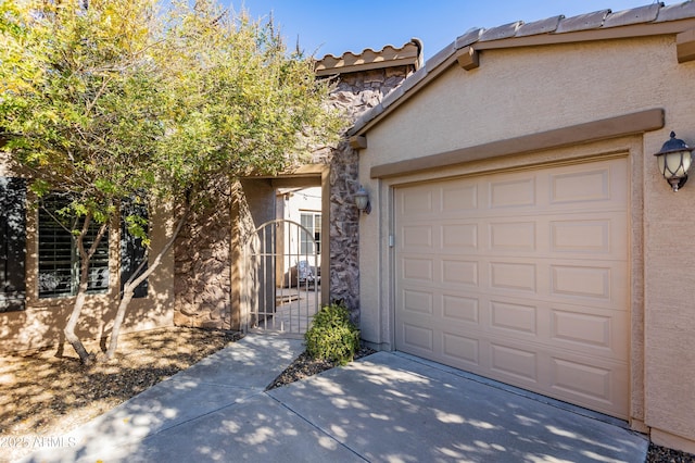 view of front of house featuring a garage