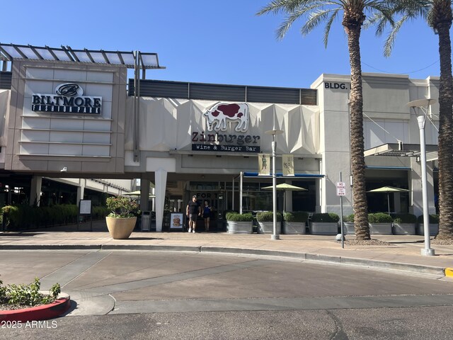 5203 N 24th St Unit 207, Phoenix, AZ 85016 - view of building exterior featuring a carport