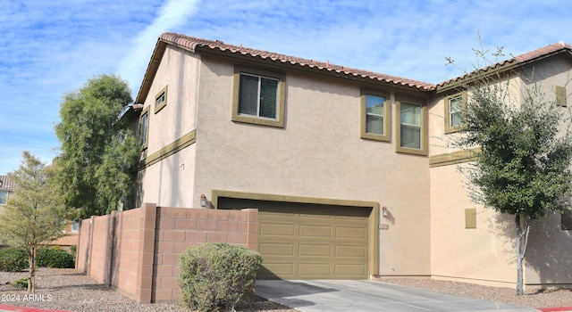 view of front facade with a garage