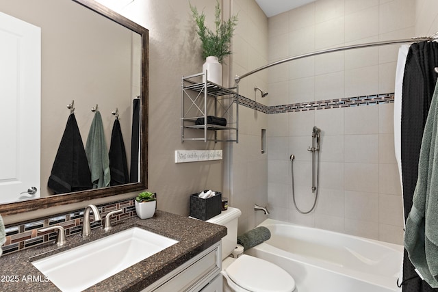 full bathroom featuring shower / tub combo with curtain, vanity, toilet, and decorative backsplash