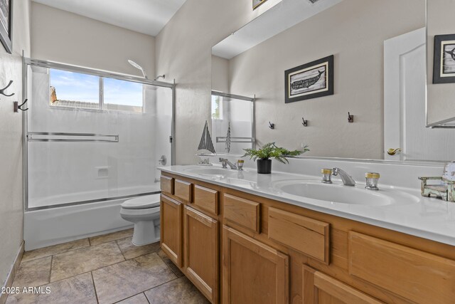 1244 W Straford Ave, Gilbert, AZ 85233 - full bath featuring toilet, double vanity, and enclosed tub / shower combo