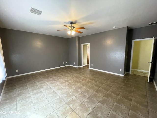 empty room with ceiling fan