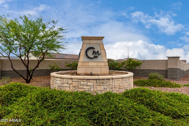 18076 W Redwood Ln, Goodyear, AZ 85338 - community sign featuring fence