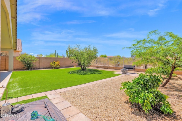 4611 E Night Glow Dr, Cave Creek, AZ 85331 - view of yard with a patio
