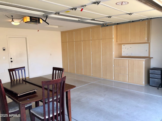4611 E Night Glow Dr, Cave Creek, AZ 85331 - dining room featuring finished concrete flooring