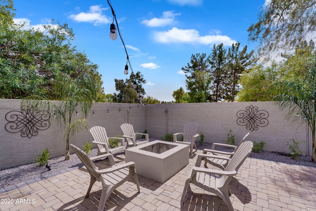 8781 S Mill Ave, Tempe, AZ 85284 - view of patio / terrace with a fire pit and fence