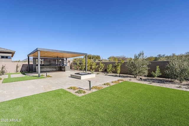 view of yard featuring a patio area