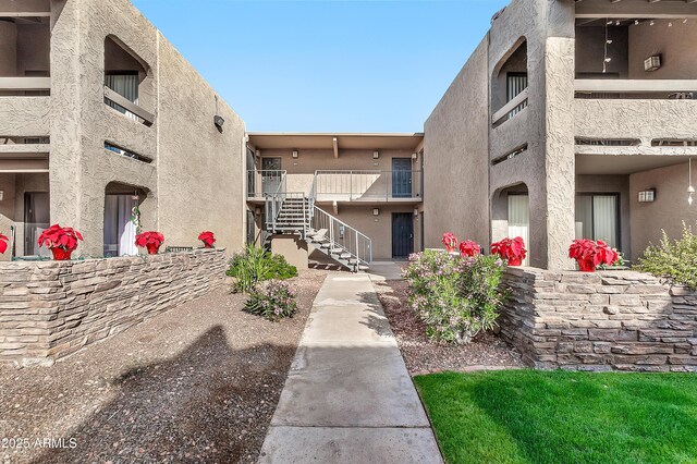 3825 E Camelback Rd Unit 182, Phoenix, AZ 85018 - surrounding community featuring stairs