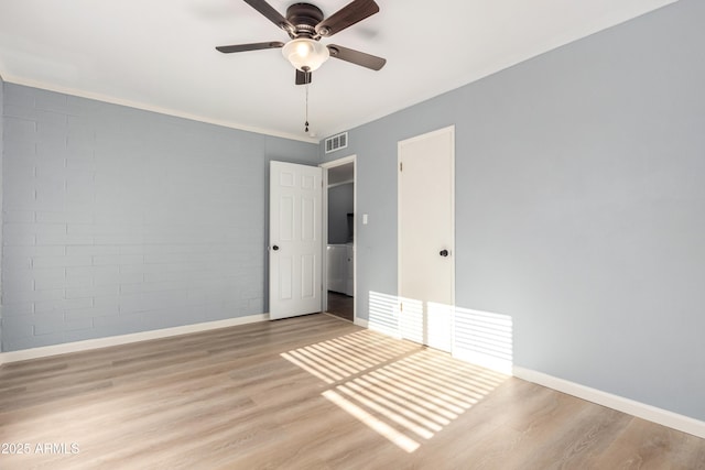 unfurnished bedroom featuring light hardwood / wood-style floors and ceiling fan