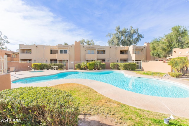 view of swimming pool