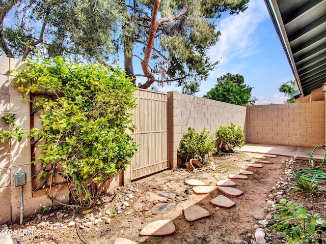 17838 N 45th Ave, Glendale, AZ 85308 - view of yard featuring fence