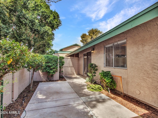 17838 N 45th Ave, Glendale, AZ 85308 - view of patio with fence