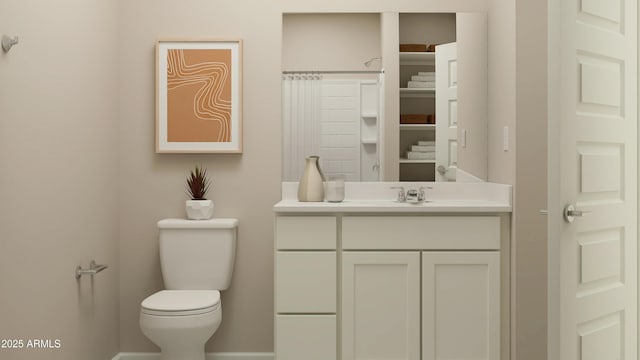full bath featuring a shower with shower curtain, toilet, and vanity