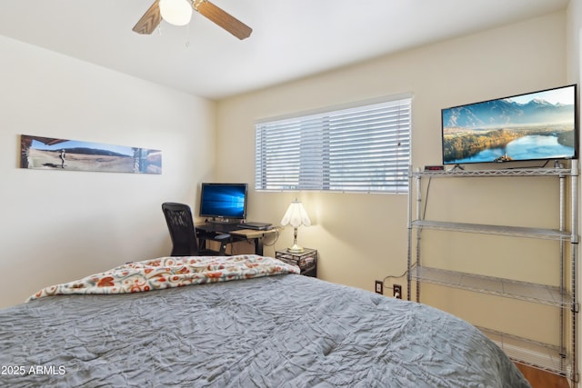 bedroom featuring ceiling fan