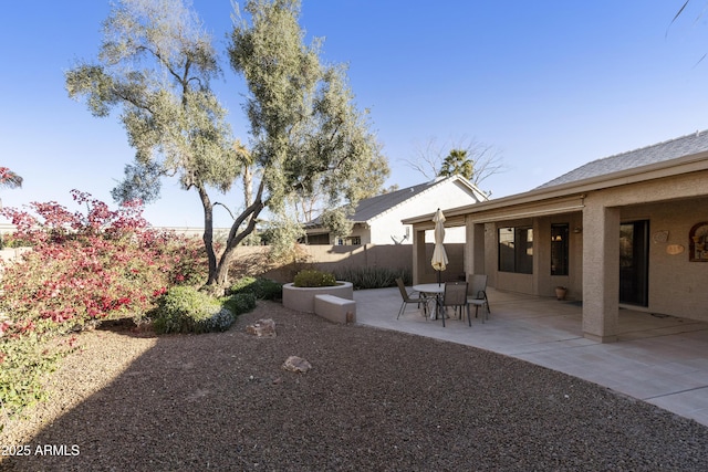 view of yard with a patio