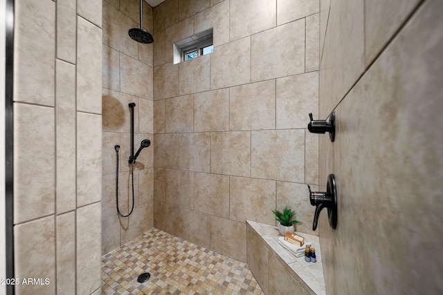 2702 Majestic Elk Rd, Overgaard, AZ 85933 - bathroom featuring a tile shower
