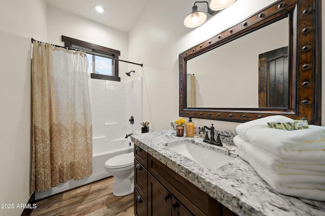 2702 Majestic Elk Rd, Overgaard, AZ 85933 - full bath featuring shower / bath combo, toilet, recessed lighting, vanity, and wood finished floors