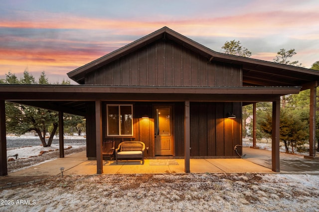 2702 Majestic Elk Rd, Overgaard, AZ 85933 - rear view of house with covered porch
