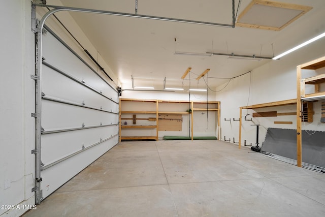 2702 Majestic Elk Rd, Overgaard, AZ 85933 - view of garage