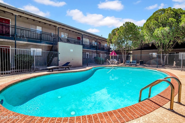 31 W 2nd St, Mesa, AZ 85201 - view of community pool