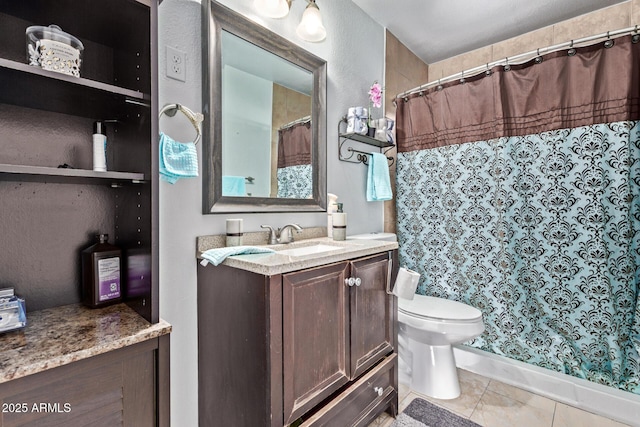 3525 W Latham St, Phoenix, AZ 85009 - full bath featuring toilet, vanity, tile patterned floors, and a shower with shower curtain