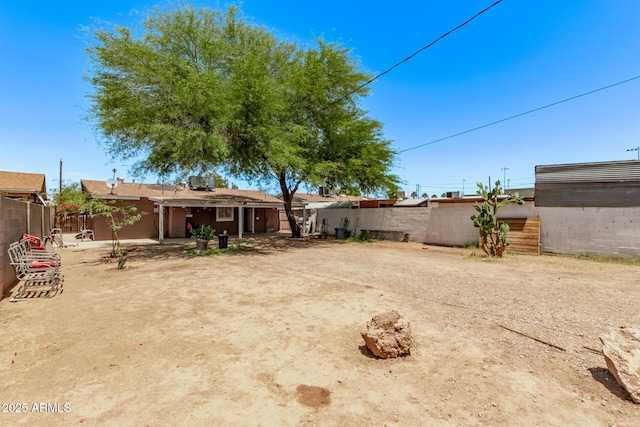 3525 W Latham St, Phoenix, AZ 85009 - view of fenced backyard