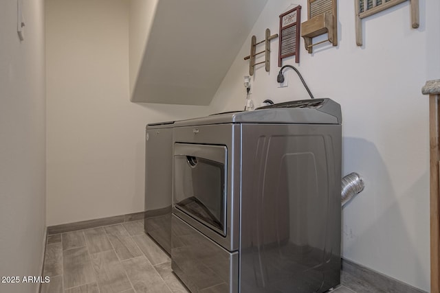 4090 N Cherri Lynn Dr, Pine, AZ 85544 - laundry room with independent washer and dryer and baseboards
