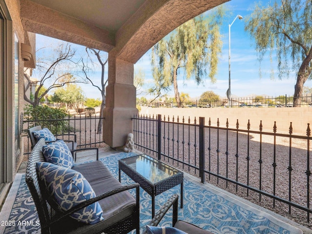 14000 N 94th St Unit 1008, Scottsdale, AZ 85260 - view of patio / terrace featuring fence