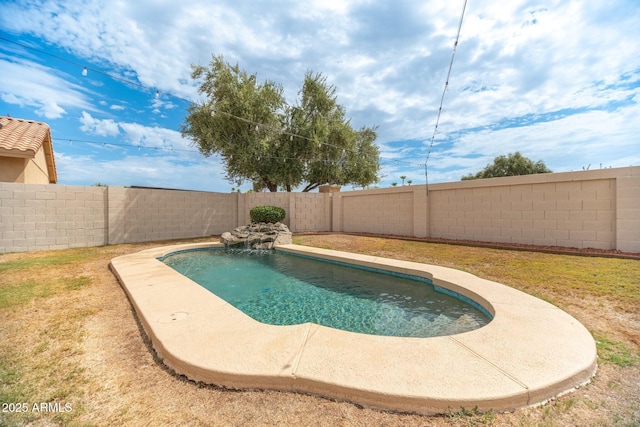 13629 N 71st Dr, Peoria, AZ 85381 - view of swimming pool with a fenced backyard and a fenced in pool