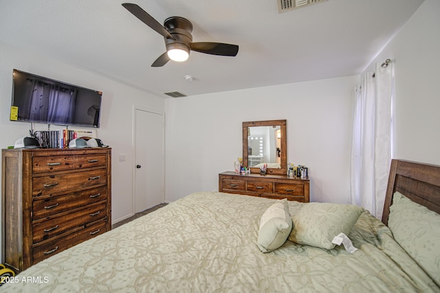 1107 E Ln Salle St, Phoenix, AZ 85040 - bedroom with a ceiling fan
