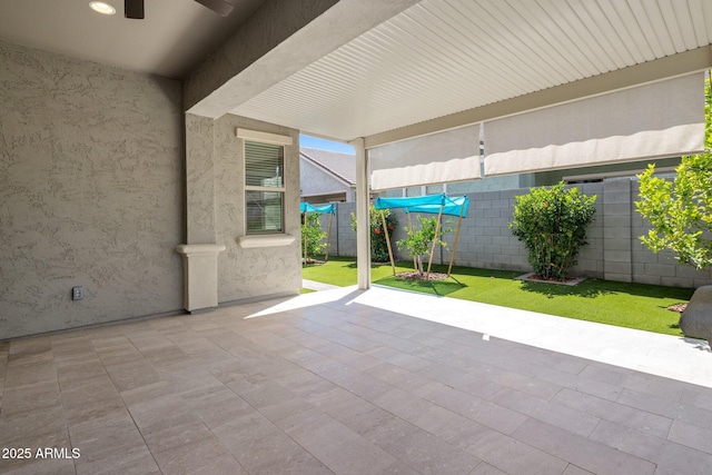 2644 S Dock St, Gilbert, AZ 85295 - view of patio / terrace featuring ceiling fan and a fenced backyard
