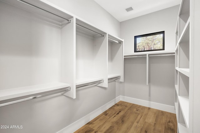 1804 E Senna Pt, Payson, AZ 85541 - walk in closet featuring visible vents and wood finished floors