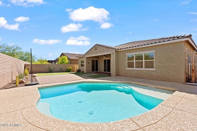 11856 W Lone Tree Trl, Peoria, AZ 85383 - view of pool with ceiling fan, a fenced backyard, and a patio