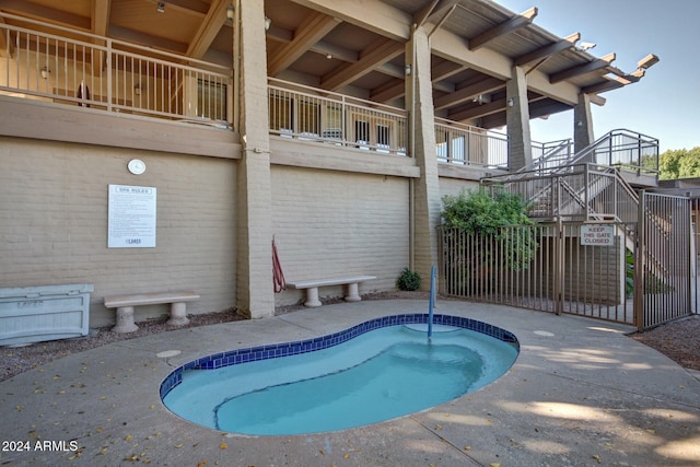 view of swimming pool