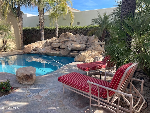 view of swimming pool