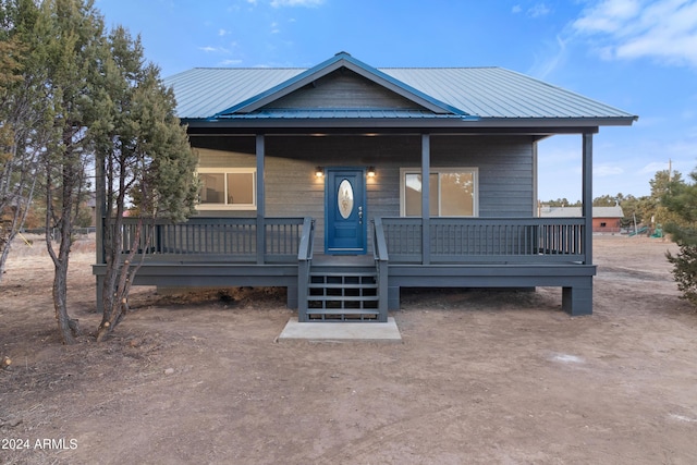 view of front of house featuring a porch