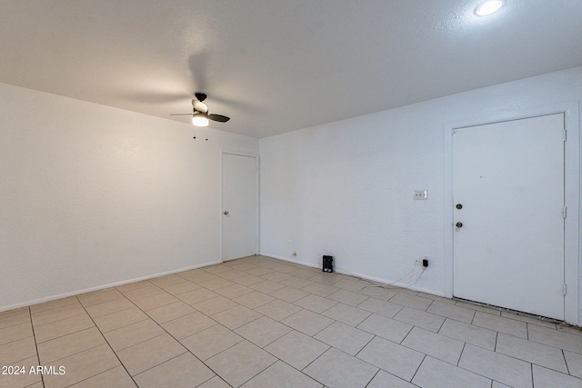 3115 N 55th Ave, Phoenix, AZ 85031 - spare room featuring a ceiling fan