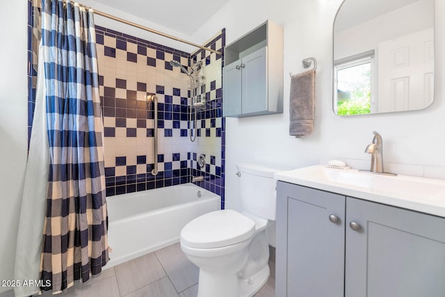 8140 E Mitchell Dr, Scottsdale, AZ 85251 - full bathroom featuring shower / tub combo with curtain and vanity