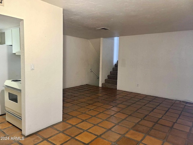 3416 N 44th St Unit 5, Phoenix, AZ 85018 - finished basement featuring stairway and visible vents