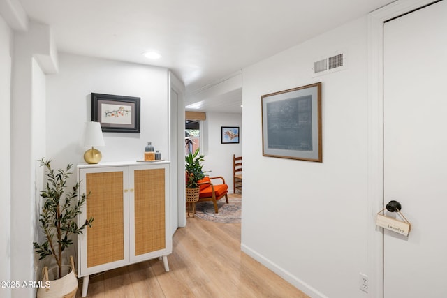 543 S Hassayampa Dr, Prescott, AZ 86303 - corridor featuring light wood-style flooring, recessed lighting, and baseboards